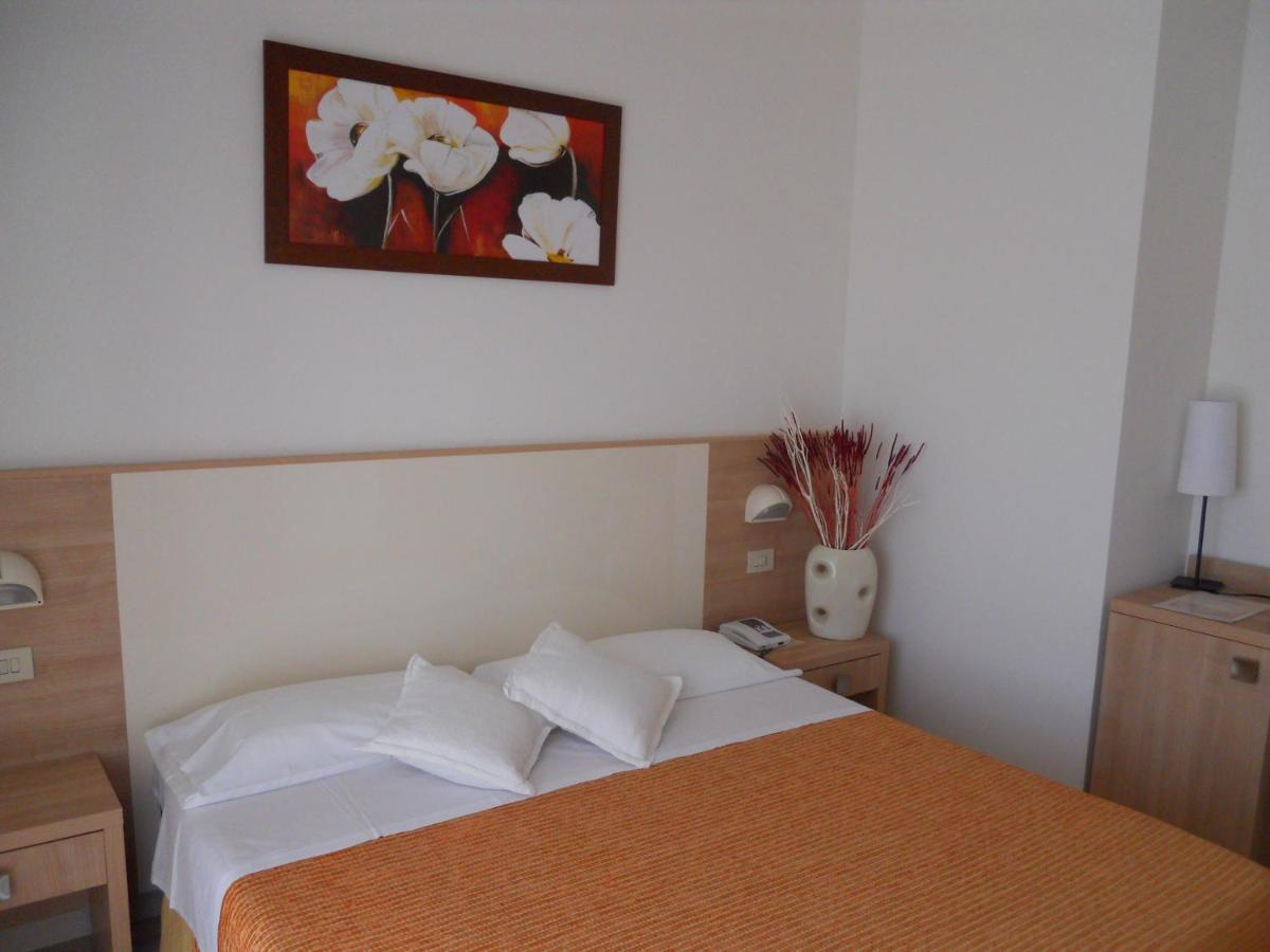 Hotel Sahara Μιλάνο Μαριτίμα Εξωτερικό φωτογραφία